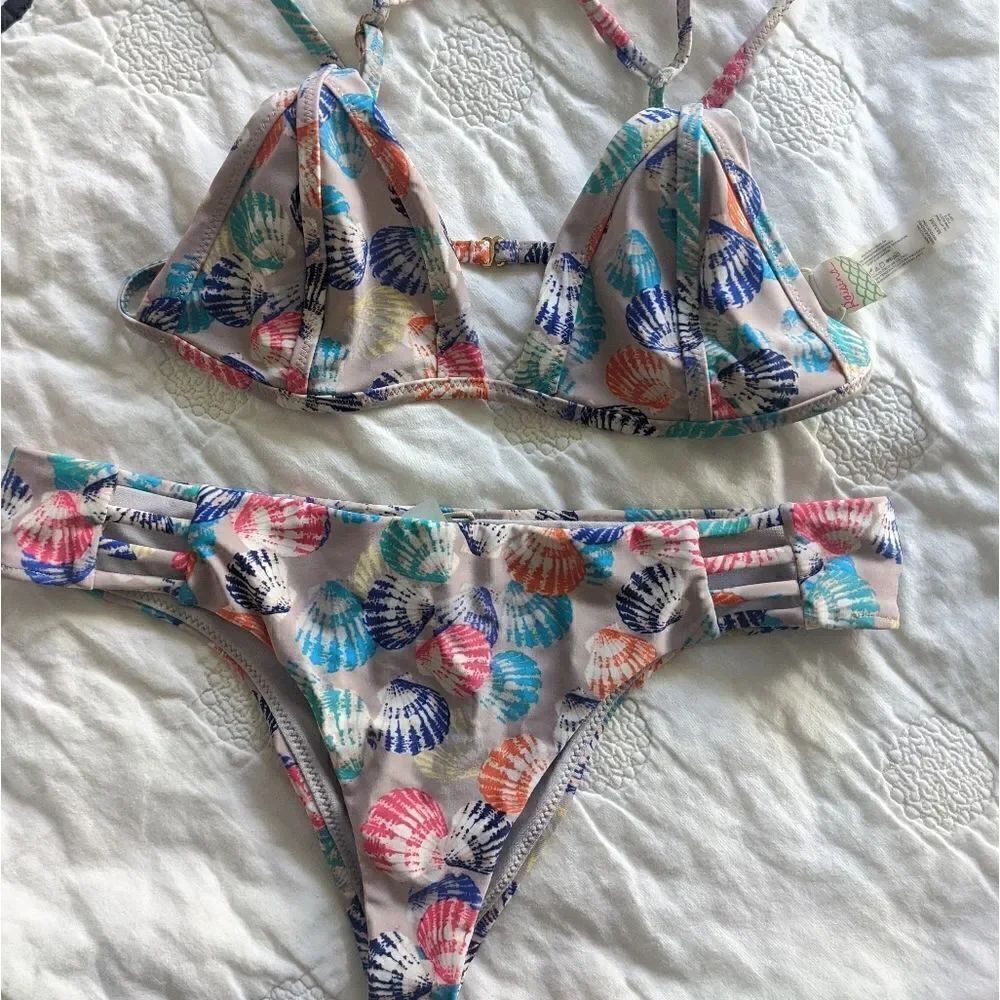 Raisins Beige Sea Shell Print Triangle Bikini Set - Picture 2 of 12